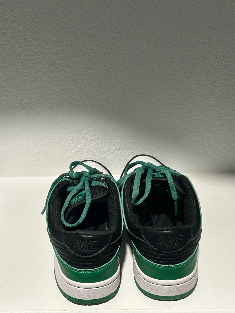 Nike Low Top Sneakers in White, Black & Green